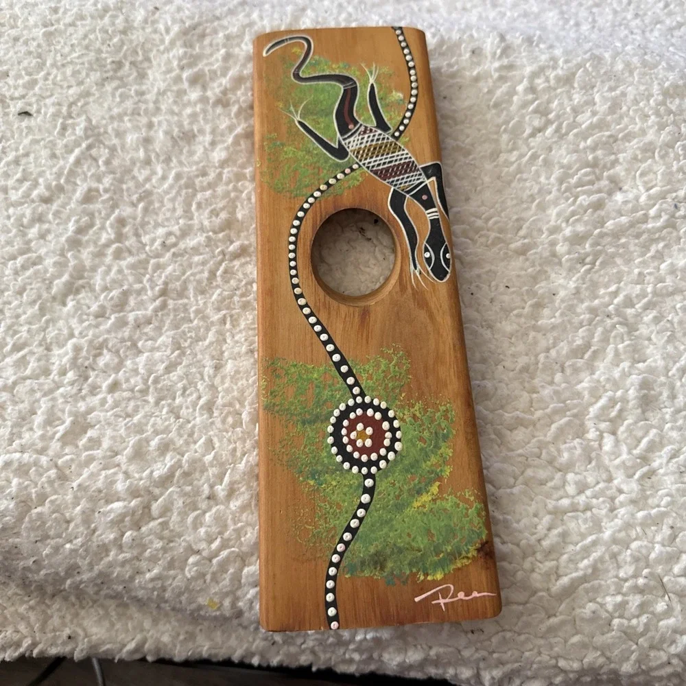 Australian Aboriginal Art Handcrafted Wooden Bottle Holder Lizards signed Rex